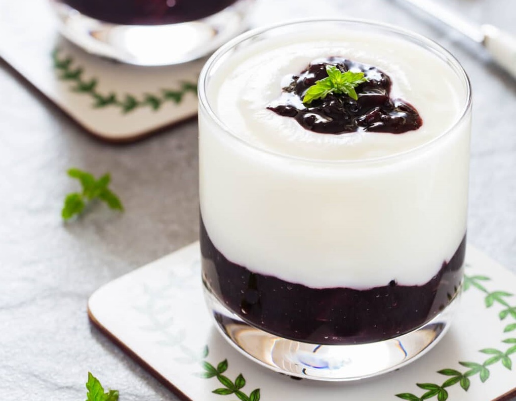 Sữa chua nếp cẩm làm đẹp da, mờ dần thâm sạm khiến da sáng mịn hơn Sữa chua nếp cẩm làm đẹp da, mờ dần thâm sạm khiến da sáng mịn hơn